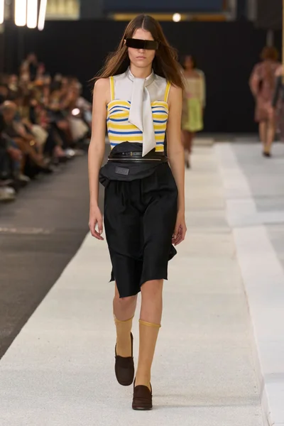 Look 24